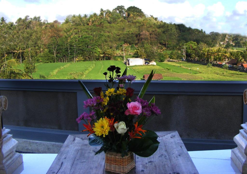วะห์ยู เดวาตา Hotel กีอันยาร์ ภายนอก รูปภาพ