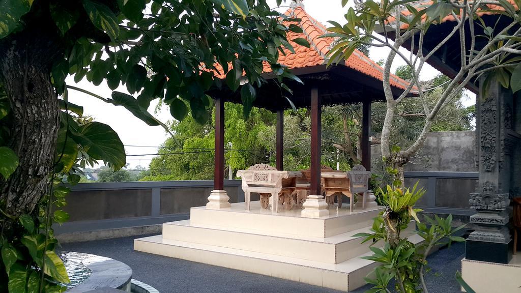 วะห์ยู เดวาตา Hotel กีอันยาร์ ภายนอก รูปภาพ